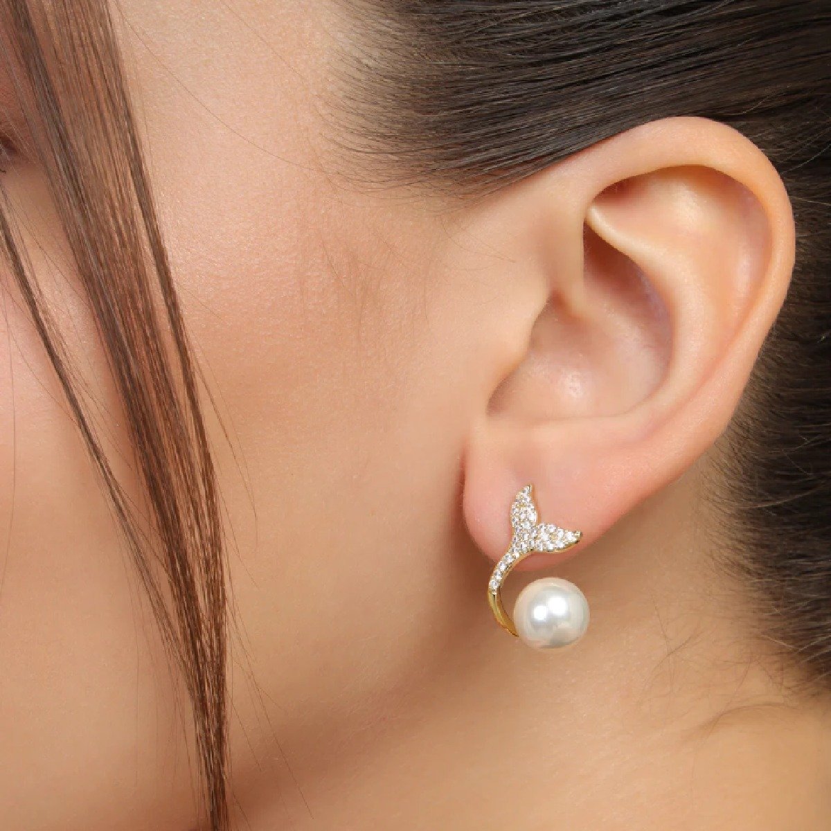 Pearl and Crystal Earrings Set,